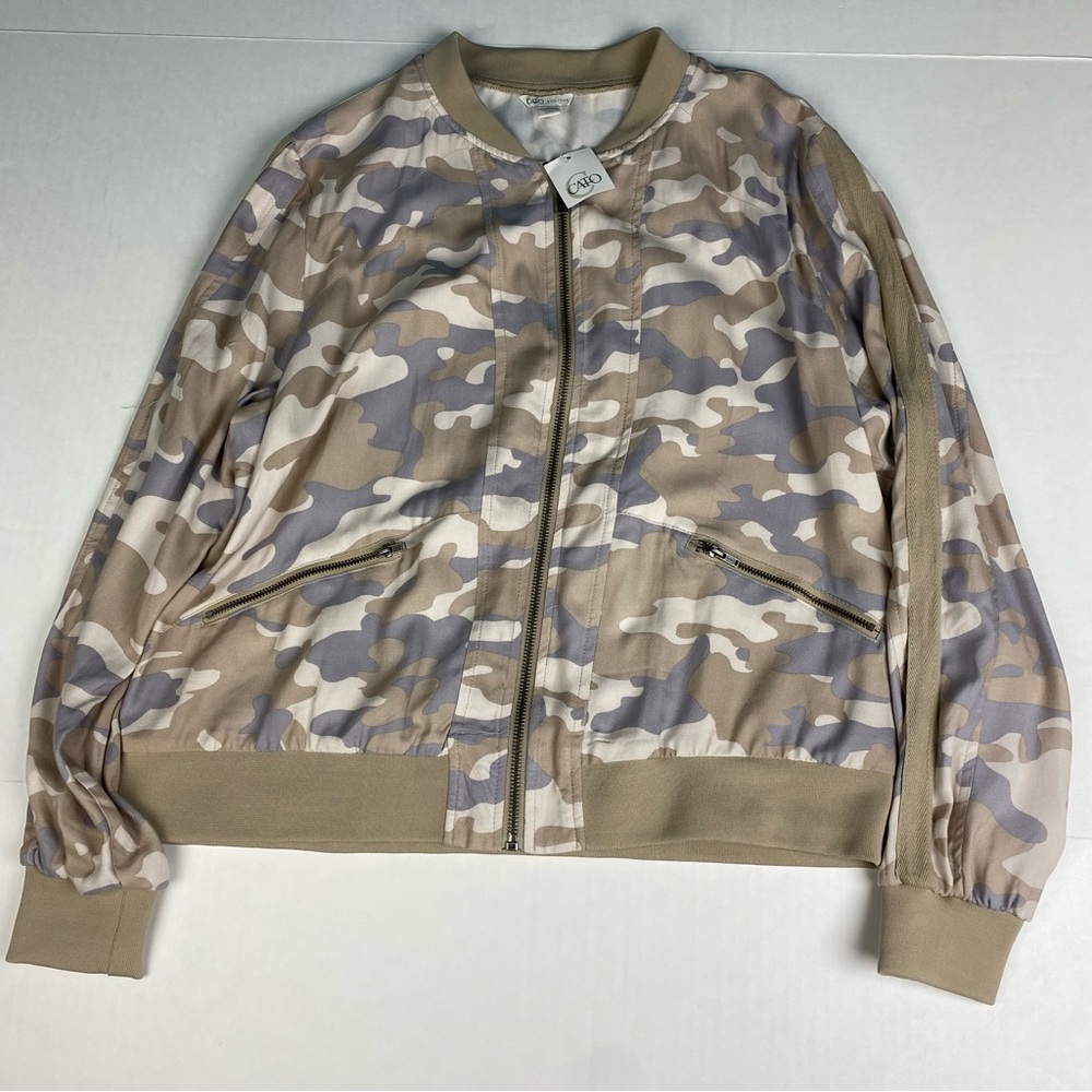 Cato Women’s Medium Shirt Jacket New Tag Tan Camouflage Zipper Front Light Rayon